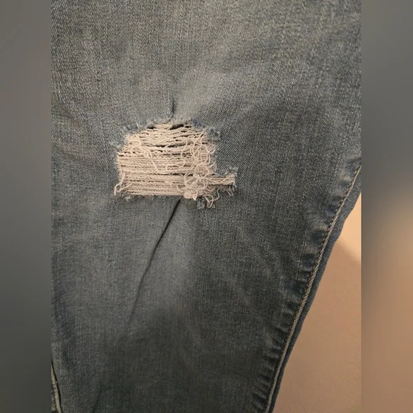 Torrid 3 Button High-Rise Distressed Jegging 24R (c) - Picture 6 of 13